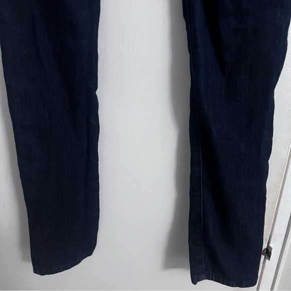 GUESS Dark Wash Sarah Medium Rise Skinny Jean - Size 24 - Picture 10 of 12